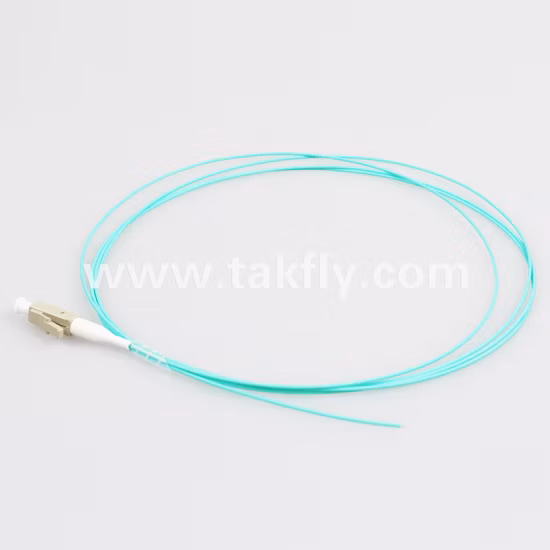 Pigtail in fibra ottica colorato con connettore LC/UPC per l'uso in pannelli di permutazione e scatole di giunzione Fo